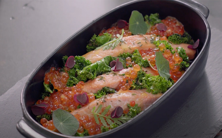 Приготовление на пару "Лосось с икорным соусом"