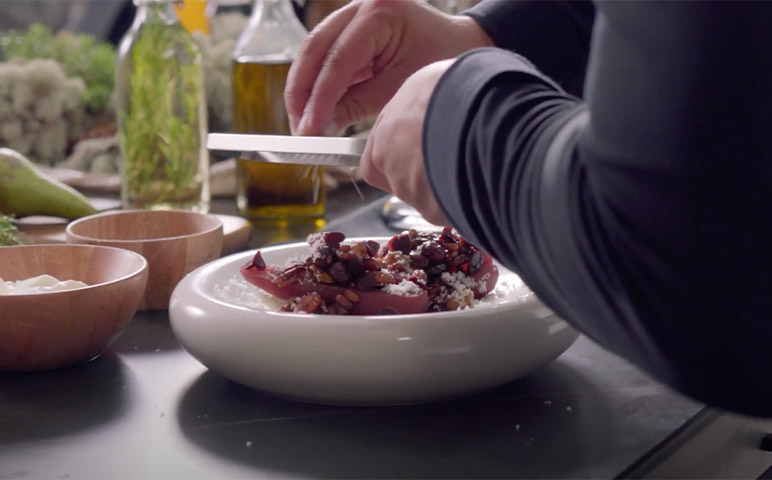 Приготовление на пару "Пряная груша в красном вине"